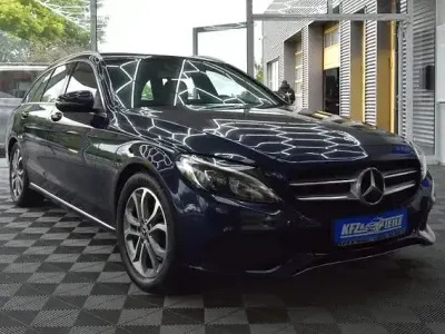 Gebraucht Mercedes C220 Avantgarde 170 PS (125 kW) 2017 Blau Limousine