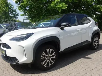 Gebraucht Toyota Yaris Cross Elegant 116 PS (85 kW) 2023 Schwarz SUV