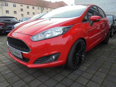 Rot Gebraucht 2014 Ford Fiesta Trend Limousine | 7.990 € (Etwas zu teuer)