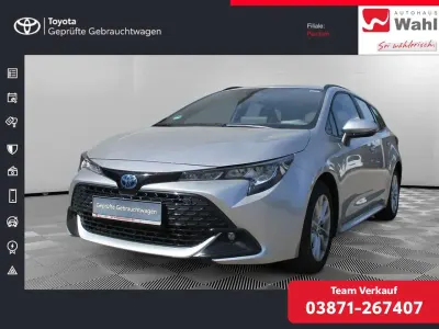 Gebraucht Toyota Corolla Business Edition 140 PS (102 kW) 2024 Shimmering silver Kombi