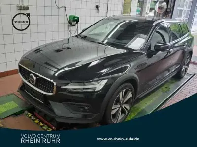 Gebraucht Volvo V60 CC 145 PS (106 kW) 2024 Kombi