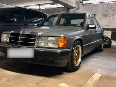 Używany Mercedes 190 132 KM (97 kW) 1991 Szary Sedan/Limuzyna