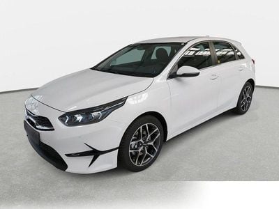 Gebraucht Kia Ceed Spirit 140 PS (102 kW) 2024 Metallic Kleinwagen