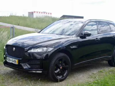 Gebraucht Jaguar F-Pace R-Sport 179 PS (131 kW) 2019 Schwarz SUV
