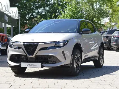 Neu Alfa Romeo GT Junior Ti 145 PS (106 kW) 2026 Grau SUV