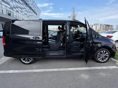 Gebraucht Mercedes V300 Avantgarde 237 PS (174 kW) 2022 Schwarz Van / Kleinbus