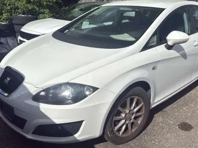 Używany Seat Leon Stylance 105 KM (77 kW) 2009 Biały Hatchback