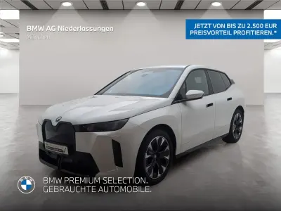 Gebraucht BMW iX M Sport 300 kW (408 PS) 2025 Weiß SUV
