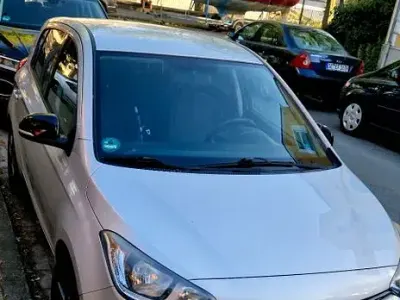 Gebraucht Hyundai i20 Classic 86 PS (63 kW) 2014 Silber Kleinwagen
