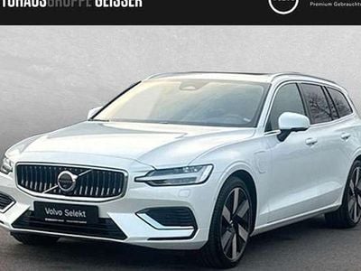Weiß Gebraucht 2025 Volvo V60 Plus Kombi | 39.880 € (Superpreis)