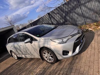 Gebraucht Toyota Avensis Edition-S 143 PS (105 kW) 2016 Silber Kombi