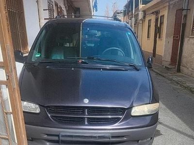 Gebraucht Chrysler Voyager 157 PS (115 kW) 1997 Violet Van / Kleinbus