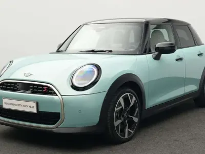 Second-hand Mini Cooper S Favoured 204 CP (150 kW) 2025 Verde Hatchback