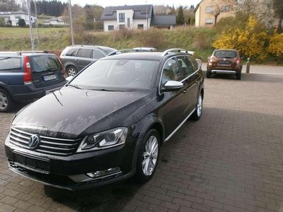 Gebraucht VW Passat Alltrack Basis 140 PS (102 kW) 2012 Deep black perleffekt Kombi