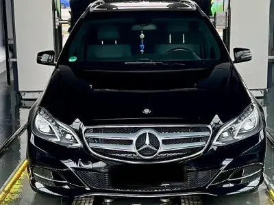 Gebraucht Mercedes E220 Avantgarde 170 PS (125 kW) 2015 Schwarz Kombi