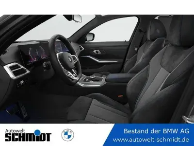Gebraucht BMW 330 Comfort Edition 286 PS (210 kW) 2026 Saphirschwarz Kombi