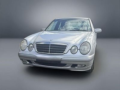Mercedes E200