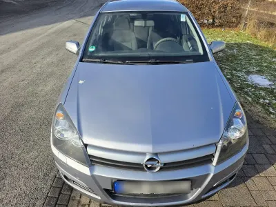 Gebraucht Opel Astra 105 PS (77 kW) 2005 Silber Kleinwagen