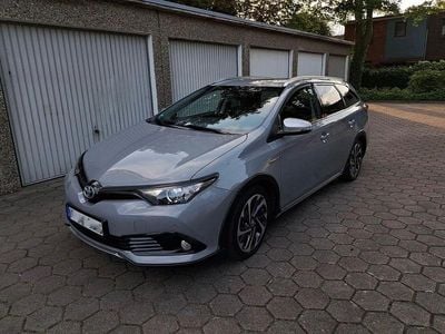 Toyota Auris Hybrid