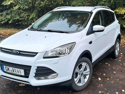 Gebraucht Ford Kuga Trend 150 PS (110 kW) 2014 Weiß SUV