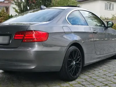 Gebraucht BMW 320 184 PS (135 kW) 2010 Grau Coupé