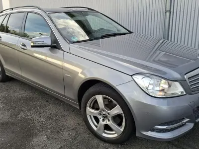 Gebraucht Mercedes C180 156 PS (114 kW) 2011 Silber Limousine
