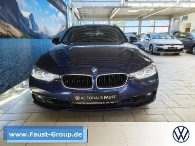 Gebraucht BMW 330 Advantage 252 PS (185 kW) 2018 Blau metallic Kombi