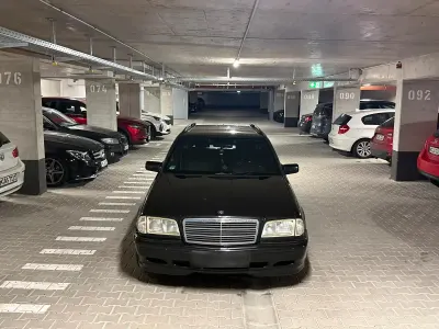 Gebraucht Mercedes C240 172 PS (126 kW) 1999 Schwarz Kombi