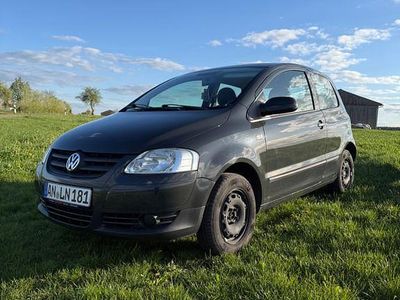 Gebraucht VW Fox 54 PS (39 kW) 2005 Grau Kleinwagen