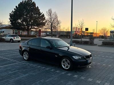 Gebraucht BMW 320 170 PS (125 kW) 2008 Schwarz Limousine