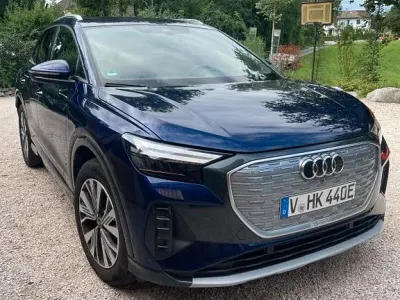 Gebraucht Audi Q4 e-tron Ambiente 150 kW (204 PS) 2021 Blau SUV