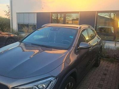 Gebraucht Mercedes GLA200 Style 163 PS (119 kW) 2021 Grau SUV