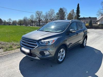 Begagnad Ford Kuga Titanium 179 HK (131 kW) 2017 Grå SUV