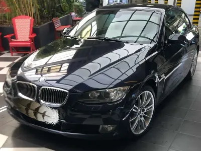 Gebraucht BMW 325 218 PS (160 kW) 2009 Blau Cabrio