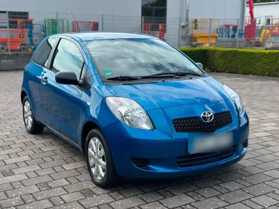 Gebraucht Toyota Yaris 69 PS (50 kW) 2007 Blau Kleinwagen