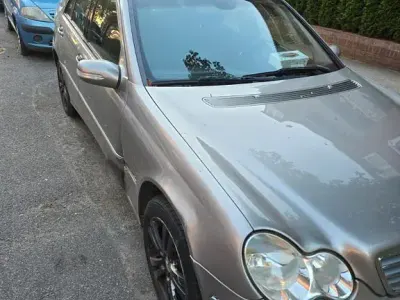 Gebraucht Mercedes 240 231 PS (169 kW) 2004 Silber Limousine