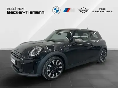 Gebraucht Mini Cooper Hatch 136 PS (100 kW) 2023 Schwarz Kleinwagen