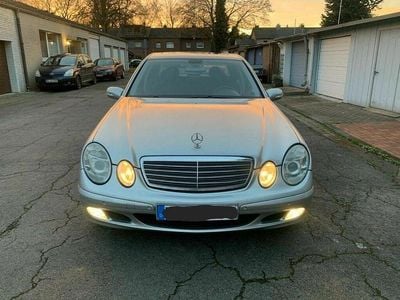 Gebraucht Mercedes E240 Avantgarde 177 PS (130 kW) 2004 Silber Limousine