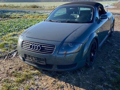 Grau Gebraucht 2002 Audi TT Roadster Sport Cabrio | 3.290 € (Guter Preis)