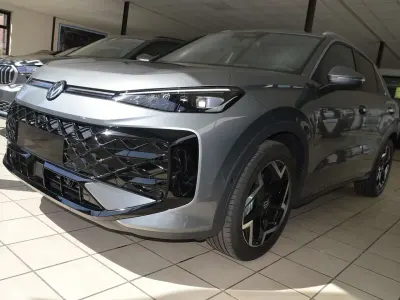 Nuova VW T-Roc IQ Drive 150 CV (110 kW) 2026 Grigio SUV