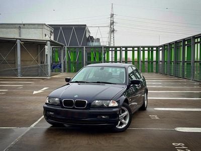 BMW 323