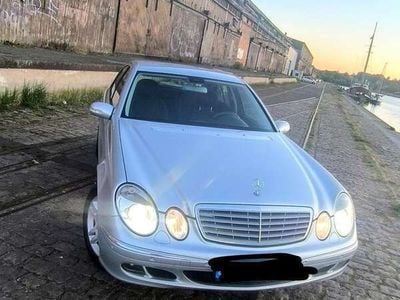 Mercedes E280