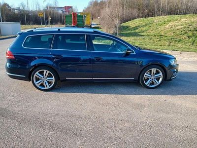 Gebraucht VW Passat Highline 299 PS (219 kW) 2014 Blau Limousine