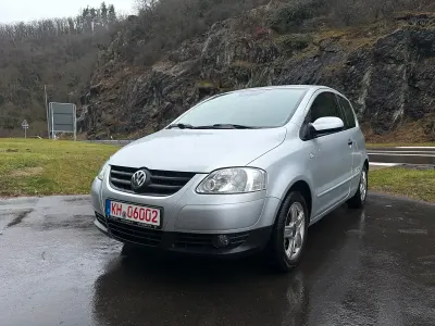 Gebraucht VW Fox 54 PS (39 kW) 2010 Silber Kleinwagen