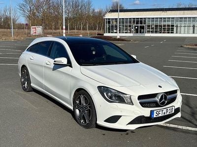 Gebraucht Mercedes CLA220 Shooting Brake Urban 177 PS (130 kW) 2015 Weiß Kombi