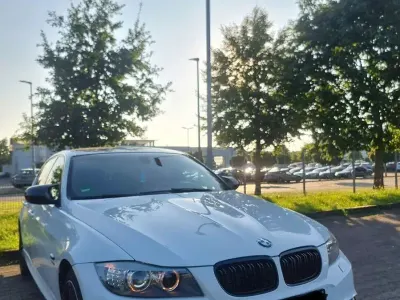 Begagnad BMW 325 M Sport 218 HK (160 kW) 2011 Vit Sedan