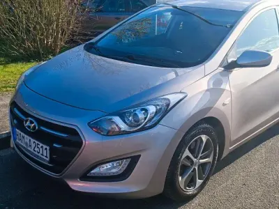 Gebraucht Hyundai i30 Trend 136 PS (100 kW) 2016 Grau Kombi