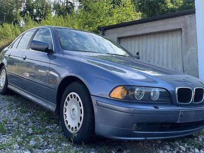 BMW 525