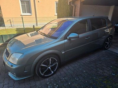 Begagnad Opel Signum 211 HK (155 kW) 2004 Grön Halvkombi