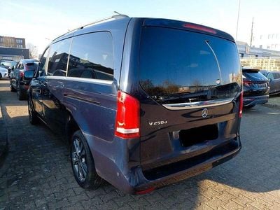 Usata Mercedes V250 Avantgarde 190 CV (139 kW) 2018 Blu Monovolume